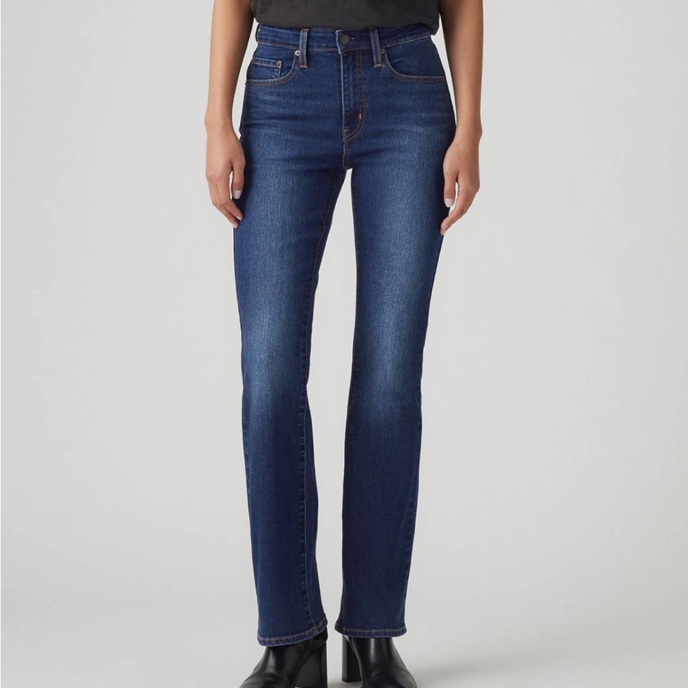 Levi’s 725 high rise bootcut women’s jeans